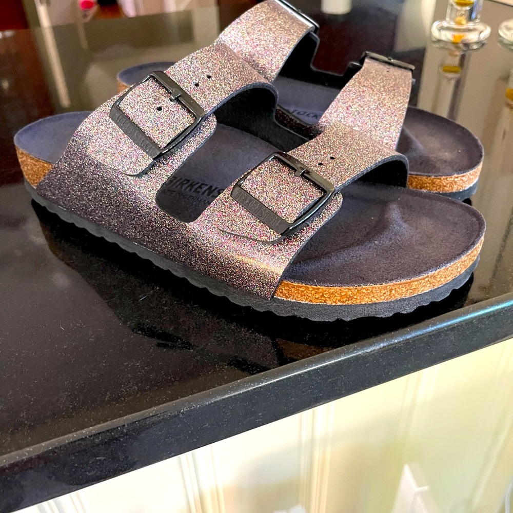 Brand new in box *sparkle* Birkenstock Arizonas!!!